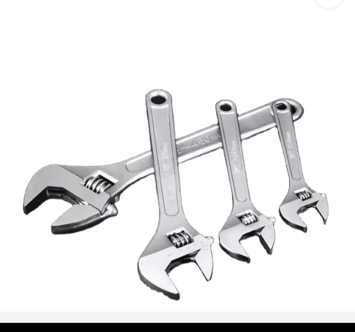 ADJUSTABLE SPANNER